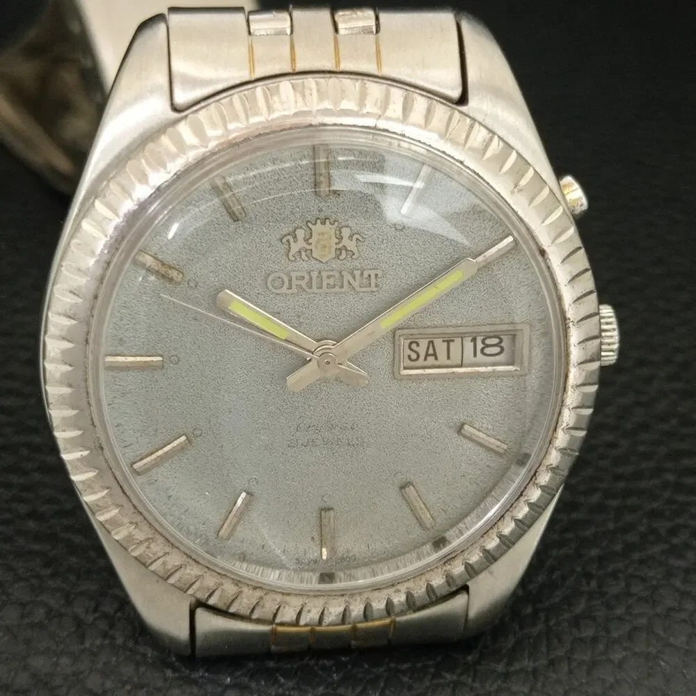 Vintage 1976 Orient Automatic Mens Silver Watch W/daydate & Silver accents